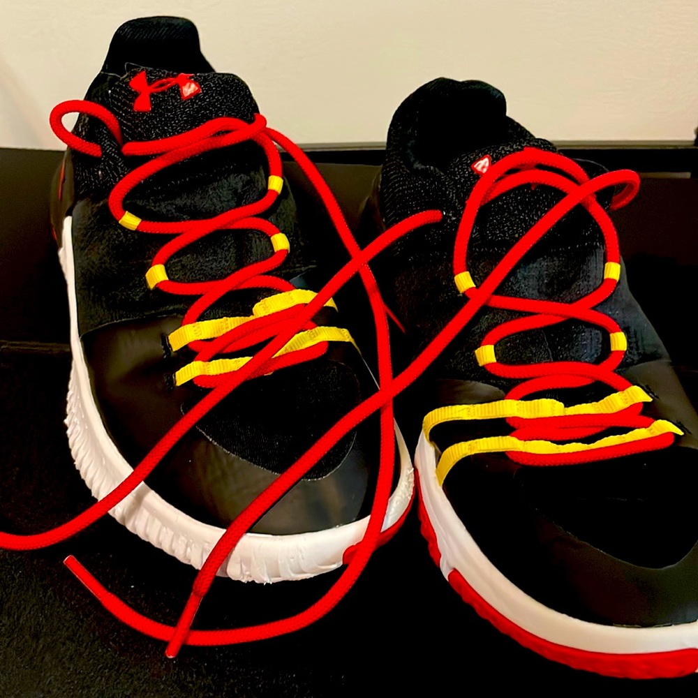 ❤️Under Armour ❤️ Men sneakers  Size 8.5